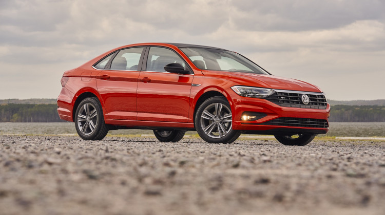 2019 VW Jetta R-Line Is A Good Car For Spoiled Automotive Journalists