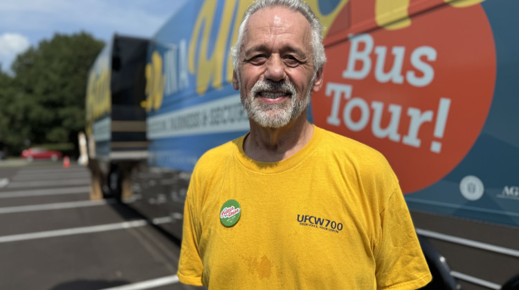 Central Indiana Kroger workers are fighting for higher pay. Here’s what to know