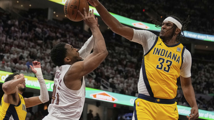 Haliburton's 3-pointer with 1.1 seconds left gives Pacers a win over Cavs and 2-0 series lead