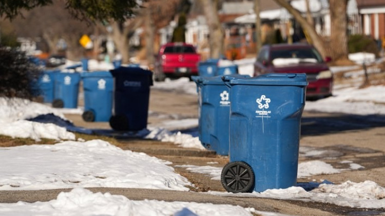 New trash provider begins service in Indianapolis