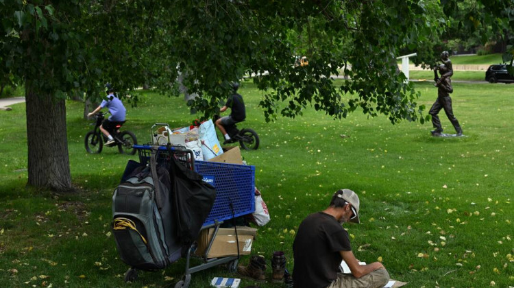 Trump signs an executive order to make it easier to remove homeless people from streets