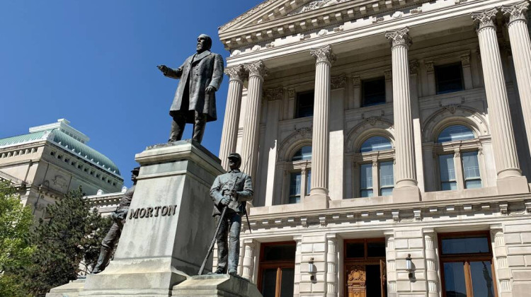 Advocates say budget cuts at Indiana School for the Deaf becoming a crisis