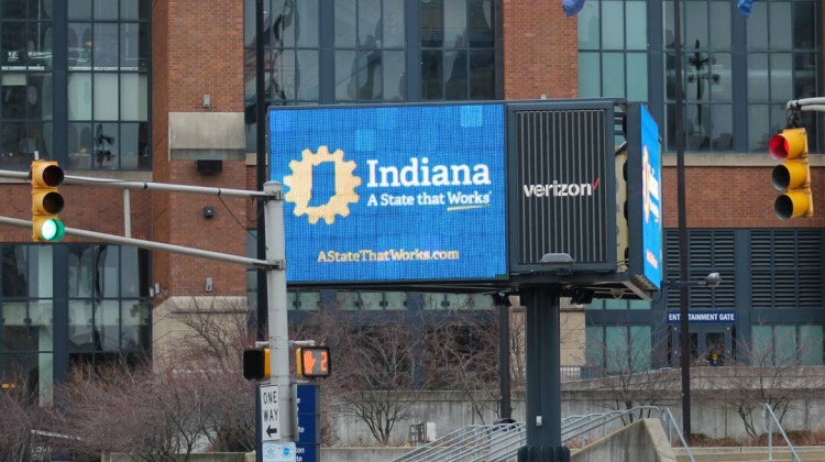 Report: 1 in 4 Hoosier households struggle with necessities, despite employment