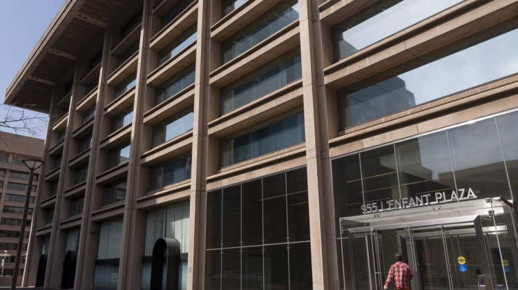 States win a legal injunction against President Trump, pausing library funding cuts