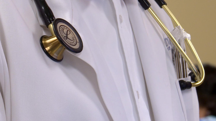 Senate lawmakers advance a bill to ban noncompete agreements for physicians