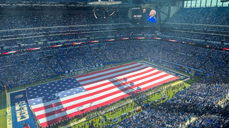 Indianapolis Colts defeat Miami Dolphins in season opener