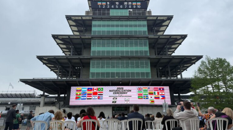 Feds to wind down certain Indiana naturalization ceremonies, block on-site voter registration