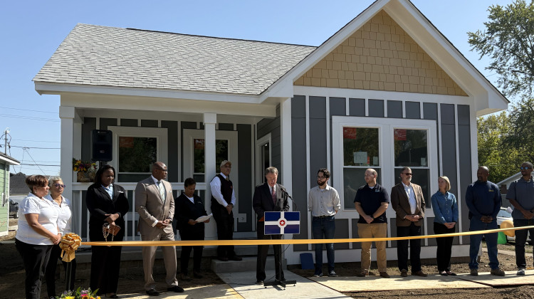 Indianapolis Mayor Joe Hogsett speaks at the unveiling of two new affordable housing units on October 9, 2024. - Martin Schauss / WFYI