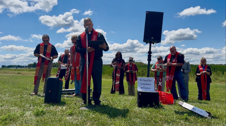 At prayer vigils, church leaders lament Indiana detention centers and immigration policies