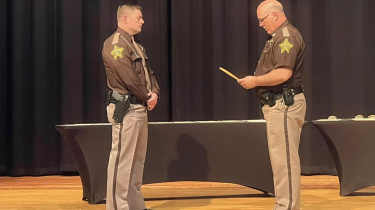 Delaware County sheriff’s deputy struck and killed on I-69 helping disabled semi