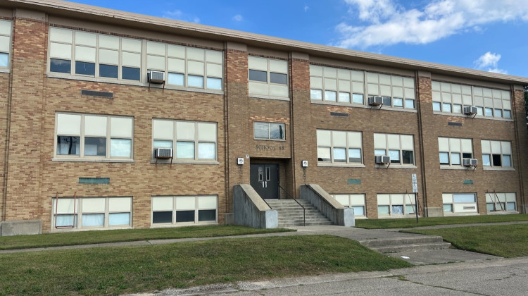 Indianapolis Public Schools makes former Susan Roll Leach School 68 building available for $1