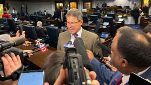 Indiana Senate gathers to consider redistricting bill