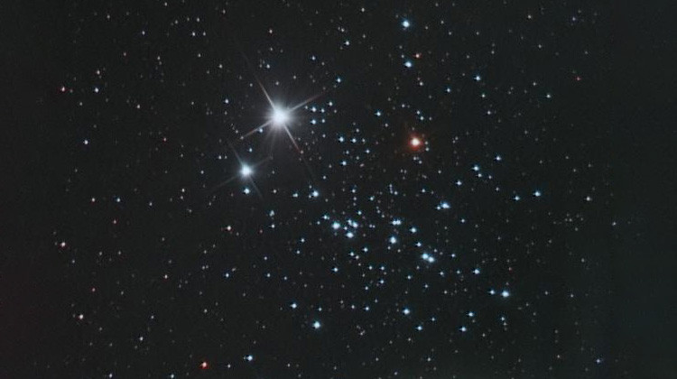 6 по яркости звезда. Альбирео звезда. NGC 457. Вторая по яркости звезда 4 букв. В Гершель открыл три рассеянных скопления звезд. Их названия:.